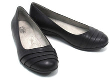 Cliffs Clara Slip-On Ballet Flat (Women's) - Black - Sz 9 M