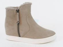 Caslon Averie Hidden Wedge Bootie (Women's) - Taupe - Sz 38 EU; 7.5 US