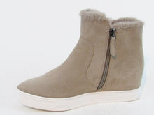 Caslon Averie Hidden Wedge Bootie (Women's) - Taupe - Sz 38 EU; 7.5 US