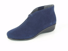 Aerosoles Allowance Bootie - Dark Blue - Sz 5.5 M