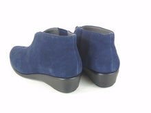 Aerosoles Allowance Bootie - Dark Blue - Sz 5.5 M