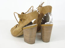 Hinge Drea Peep Toe Sandal - Light Brown - 8.5 M