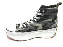 Madden Girl Winnona Flatform Sneaker (Women's) - Green Camo - Sz 7.5 M