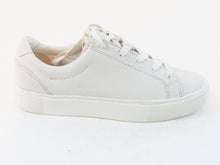 Ugg Zilo Low Top Sneaker - White Leather - Sz 7 US (Right shoe); 7.5 (Left shoe)