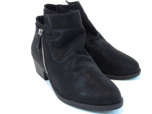 Easy Street Gusto Bootie (Women's) - Black - Sz 8.5 W
