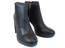 Kenneth Cole Justin Lug Sole Chelsea Ankle Boot (Women's) - Black - Sz 11 M