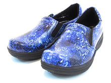 Easy Works by Easy Street Bind Clog (Women's) - Blue - Sz 7 M