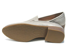 Baretraps Hydie Slip-On Loafer (Women's) - Champagne - Sz 10 M