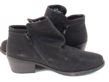 Easy Street Gusto Bootie (Women's) - Black - Sz 8.5 W