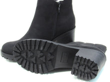 Sun + Stone Morghan Lug Sole Block Heel Ankle Boot (Women's) - Black - Sz 8 M