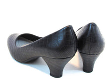 Easy Spirit Fabulous Embossed Pump (Women's) - Black - Sz 9.5 M