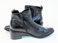 Blondo Elvina Waterproof Ankle Boot (Women's) - Black - Sz 9.5 M; 41 EU