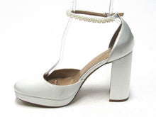 Badgley Mischka Noble Platform Pump (Women's) - Ivory - Sz 8.5 M