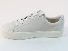 Ugg Zilo Low Top Sneaker - White Leather - Sz 7 US (Right shoe); 7.5 (Left shoe)