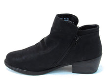 Easy Street Gusto Bootie (Women's) - Black - Sz 8.5 W