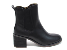 B.O.C. Finn Chelsea Ankle Boot (Women's) - Black - Sz 8 M