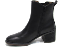 B.O.C. Finn Chelsea Ankle Boot (Women's) - Black - Sz 8 M
