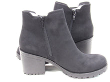 Sun + Stone Morghan Lug Sole Block Heel Ankle Boot (Women's) - Black - Sz 8 M