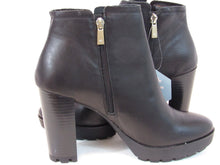 Kenneth Cole Justin Lug Sole Chelsea Ankle Boot (Women's) - Black - Sz 11 M