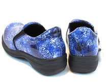 Easy Works by Easy Street Bind Clog (Women's) - Blue - Sz 7 M