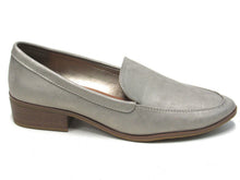 Baretraps Hydie Slip-On Loafer (Women's) - Champagne - Sz 10 M