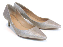 Badgley Mischka Royalty Dress Pump (Women's) - Gold - Sz 8 M