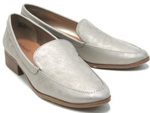 Baretraps Hydie Slip-On Loafer (Women's) - Champagne - Sz 10 M