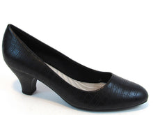 Easy Spirit Fabulous Embossed Pump (Women's) - Black - Sz 9.5 M