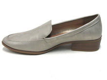 Baretraps Hydie Slip-On Loafer (Women's) - Champagne - Sz 10 M