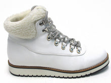 White Mountain Cozy Shearling Style Ankle Boot (Women's) - White - Sz 8 M