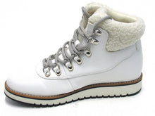 White Mountain Cozy Shearling Style Ankle Boot (Women's) - White - Sz 8 M